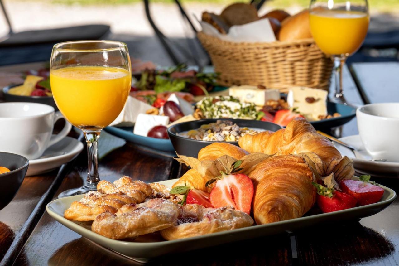 Sheraton Hotel 4*